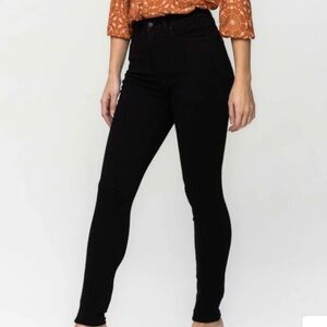 Judy Blue Women's Classic Black Skinny Jeans